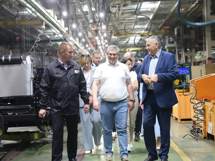 Александр Новиков посетил посетил завод МАЗ – флагман белорусского машиностроения в Минске