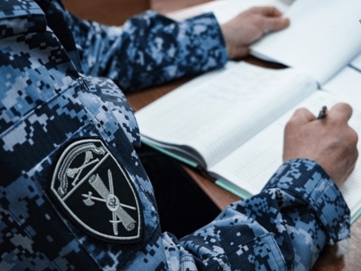 Свыше 120 владельцев оружия проверили смоленские Росгвардейцы за неделю