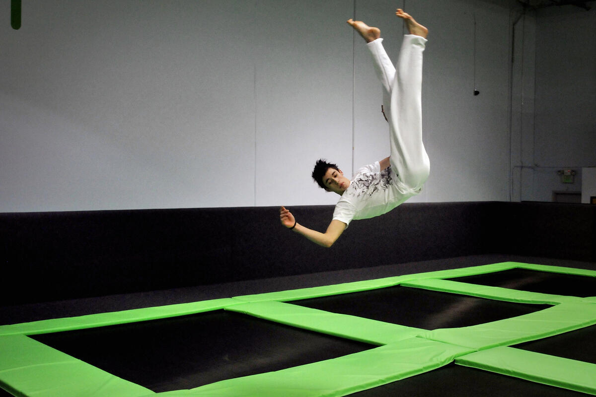 Россиянка завоевала серебро в прыжках на батуте на этапе Кубка мира