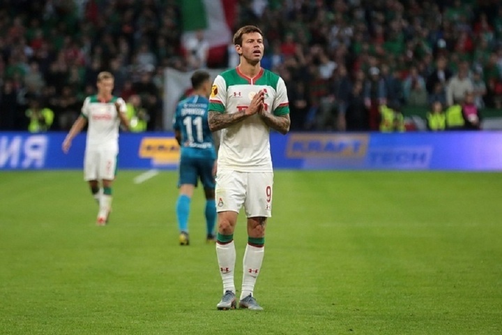 Смолов извинился за драку в ресторане