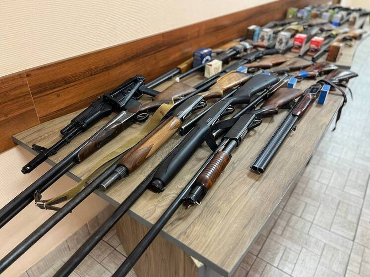Астраханцы сдали более 500 боеприпасов и 40 ружей для поддержки бойцов СВО