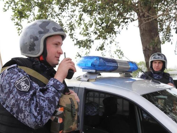 Росгвардейцы помогли выпавшему из окна двухлетнему ребенку в Чите