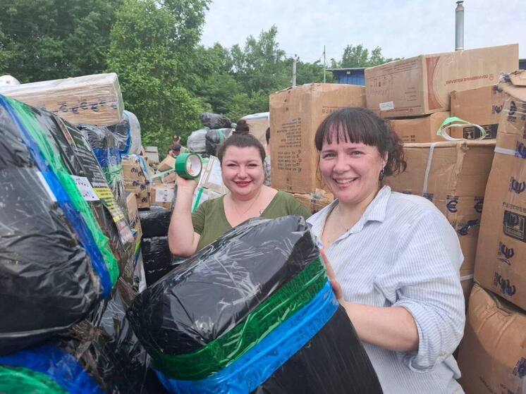 Судебные приставы в Хабаровском крае помогли загрузить две фуры для бойцов СВО