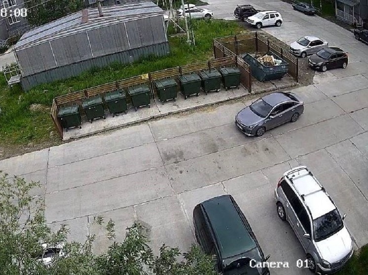 В Губкинском за мусорными площадками установили видеонаблюдение