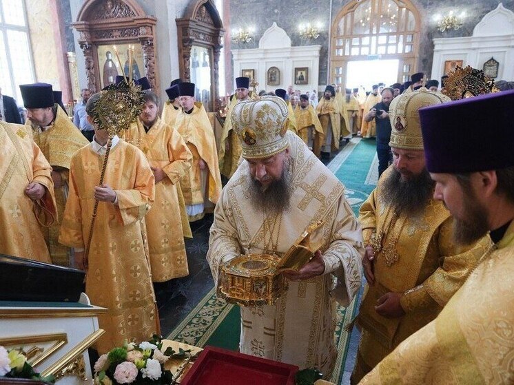 В Астрахань прибыл ковчег с мощами святителя Тихона