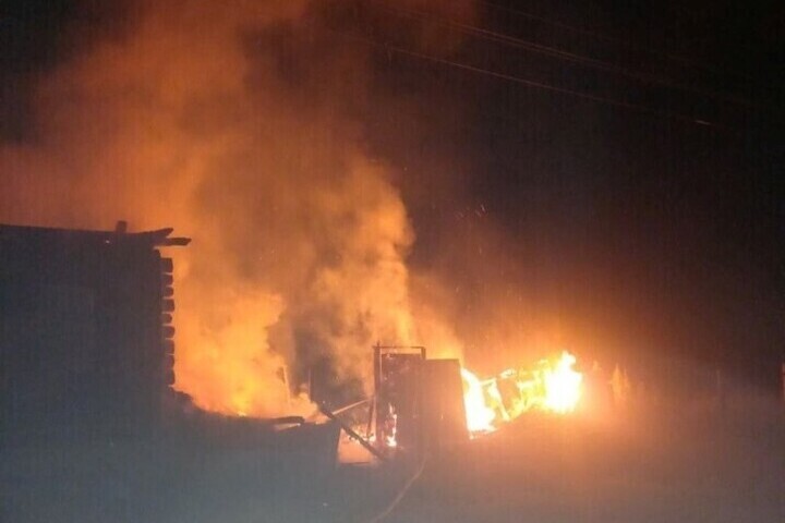 В Приволжском районе пожарные потушили пожар в жилом доме села Софьино