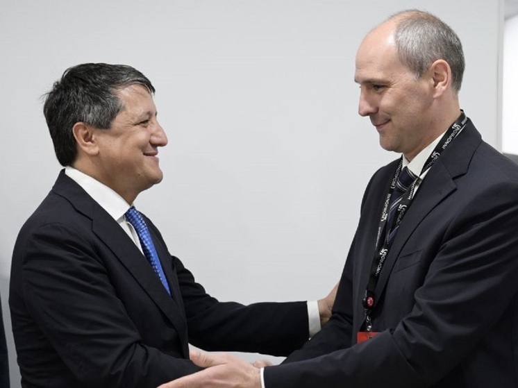 Денис Паслер провел встречу с министром промышленности Таджикистана