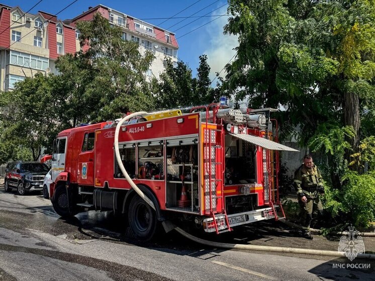 В Севастополе произошел пожар на территории двух частных домов