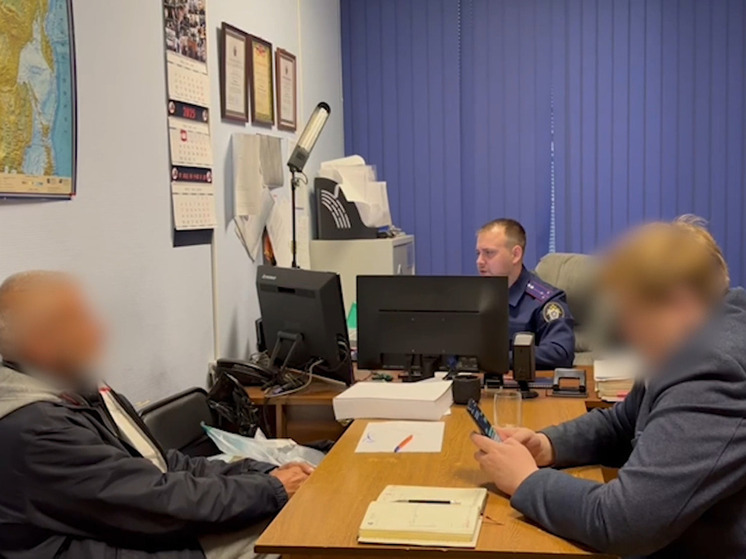 Правоохранители раскрыли давнее преступление. Задержан подозреваемый в убийстве трех жителей Гатчины. Преступление было совершено 23 года назад, сообщил телеграм-канал областного следственного комитета.