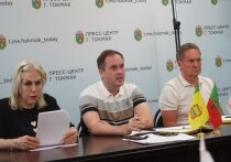 Важные вопросы обеспечения жизнедеятельности муниципального округа были рассмотрены на рабочем совещании, которое провел Глава Токмакского муниципального округа Александр Калмыков