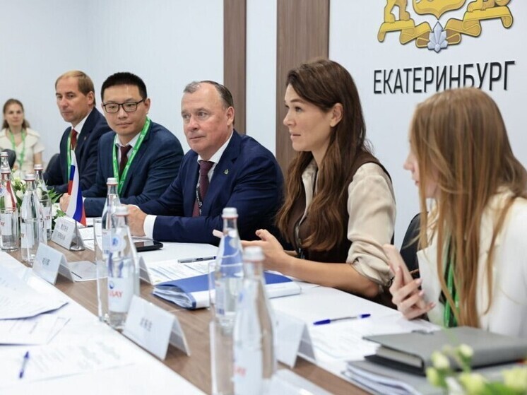 Глава Екатеринбурга встретился с делегацией китайского Ордоса