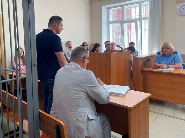 В Туле член ЦК КПРФ Дубовенко осужден на 4,5 года за гибель в ДТП двух человек