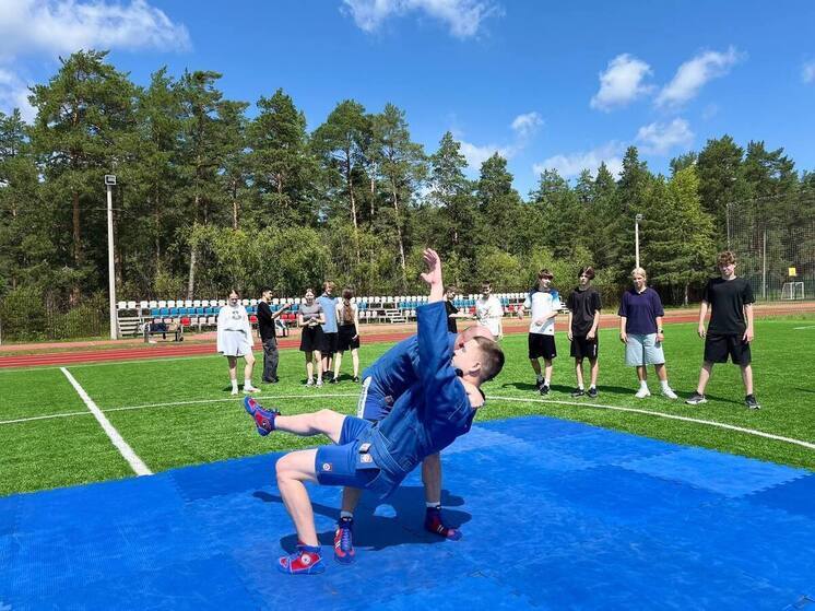 Мастер-класс по самбо прошел в «Росинке»