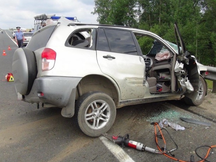 В Ростовской области произошло столкновения двух авто: пострадали шестеро человек