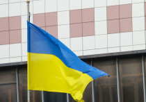 Над Киевом опять встают черные клубы дыма