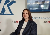 Яркие костюмы, детализированные декорации, необычная трактовка героев, чьи образы хорошо знакомы многим из нас — все это о музыкальной комедии «Элементарно, Хадсон! Дело о собаке Б