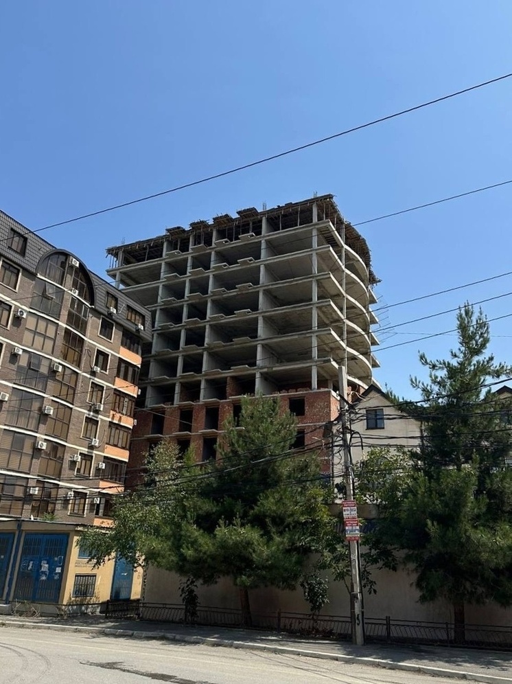 В Махачкале снесут 12-этажный каркас многоквартирного дома