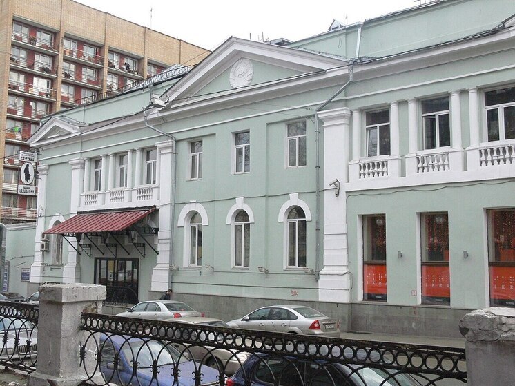 Еще одно назначение, которое сегодня произвел глава Департамента культуры Москвы Алексей Фурсин: в театр Гоголя назначен новый директор Константин Чернышев, сменивший на этом посту Александра Бочарникова