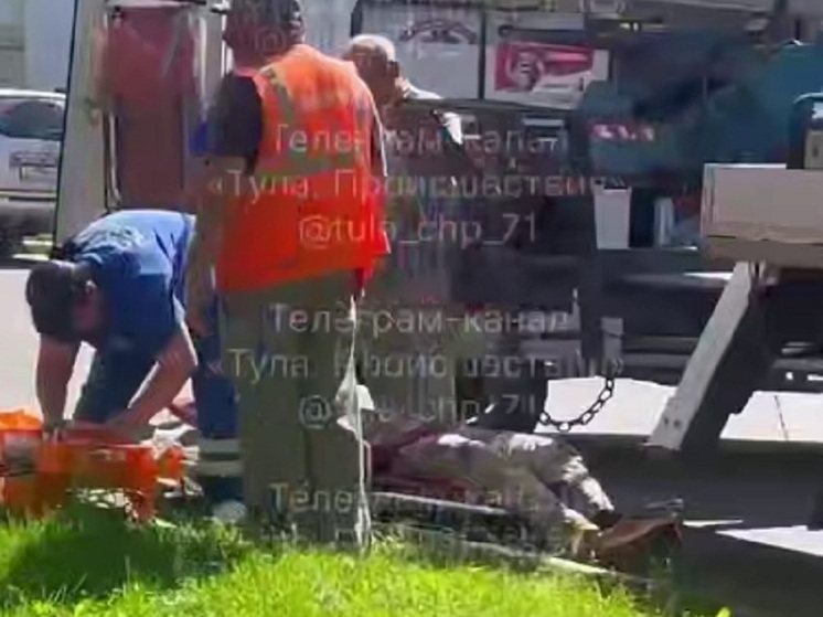 В Туле автовышка снесла самокатчика