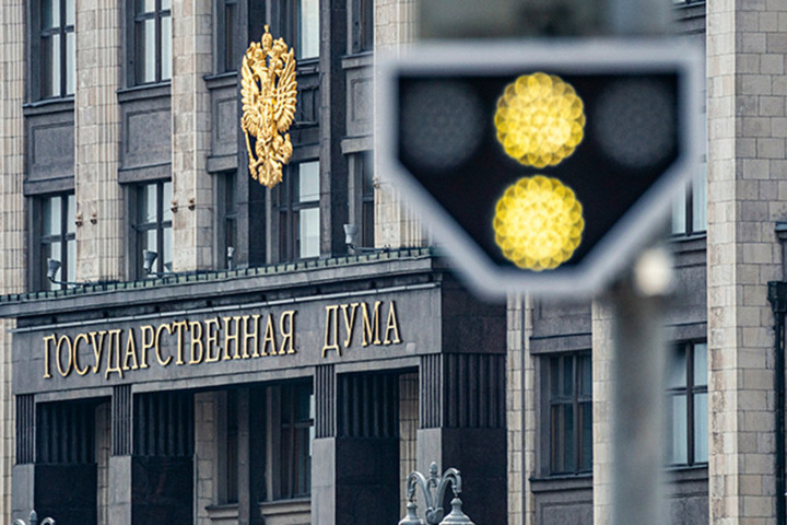 В Госдуме заявили о необходимости повышения МРОТ в три раза