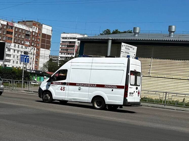 Автобус сбил самокатчика на пешеходном переходе в Барнауле