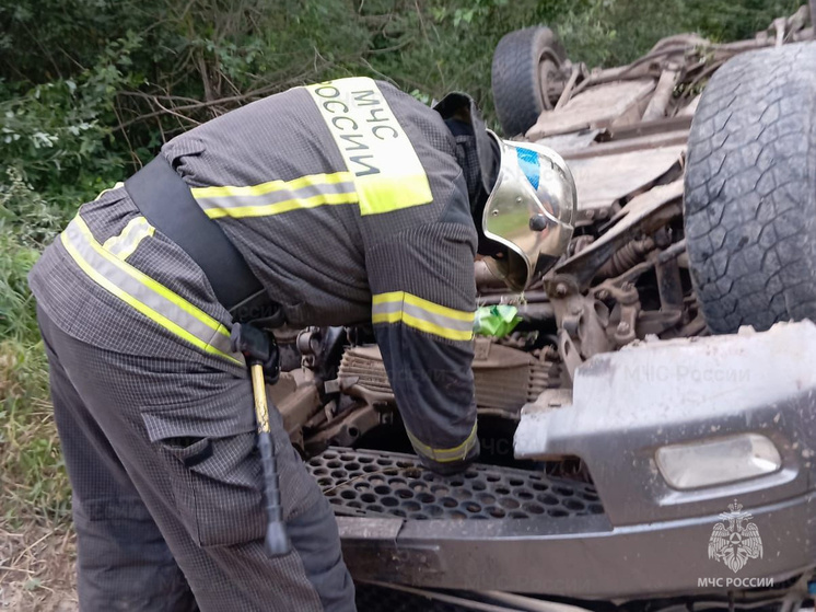 В Тарусе опрокинулась легковушка: есть пострадавшие