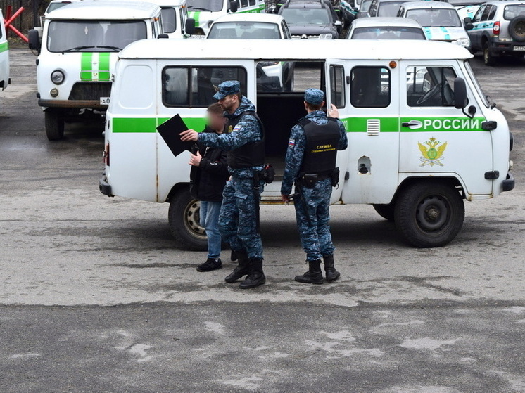 В Мурманской области алиментщика нашли в квартире матери