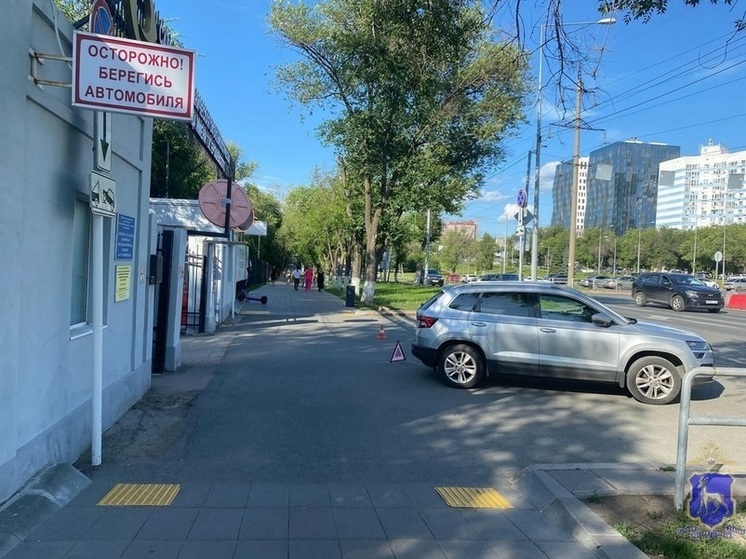 В Самаре 56-летняя женщина сбила двух 13-летних подростков на электросамокате