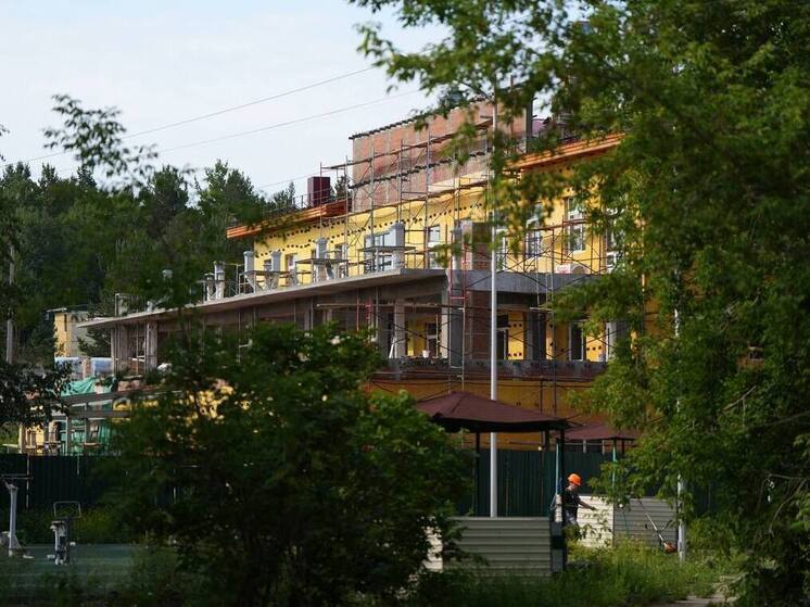Строительство корпусов Марковского геронтологического центра опережает график на год