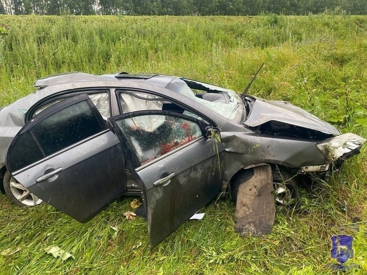 В Самарской области 24-летний водитель Geely вылетел в кювет с траммы