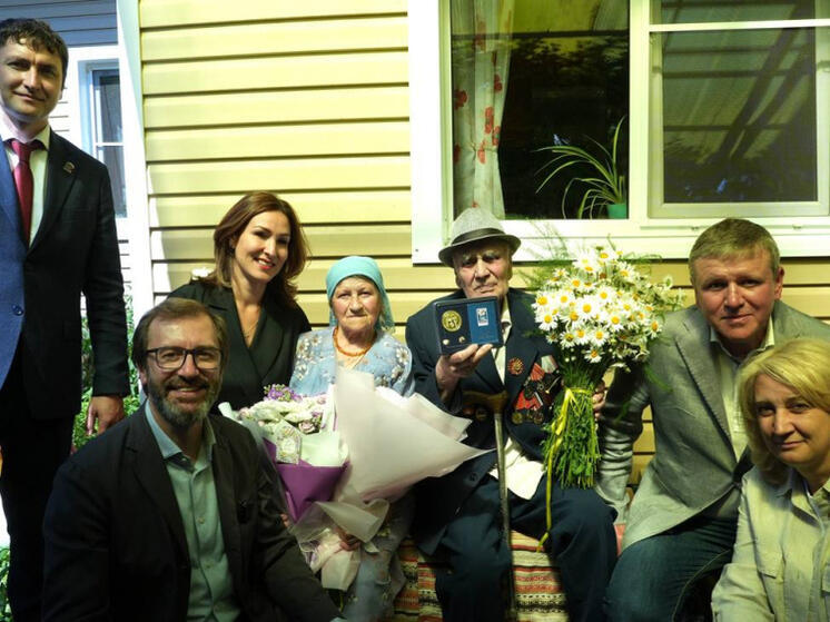 Спикер ЗС Приангарья поздравил семьи Усть-Илимска и Братского района с Днем семьи, любви и верности