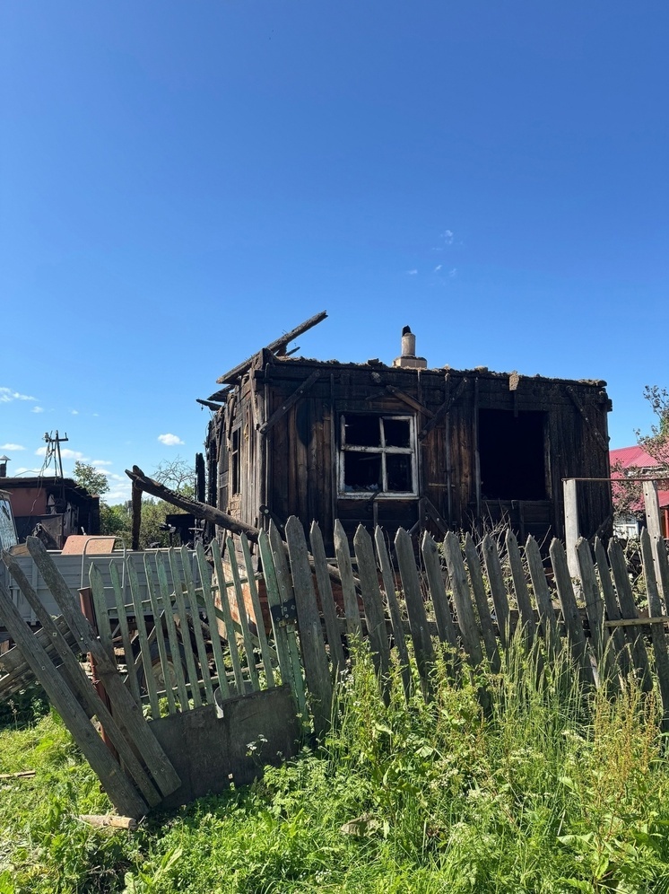 В Тверской области объявили сбор помощи для оставшегося без дома бывшего учителя