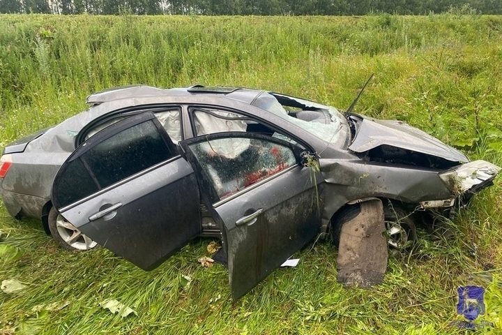 В Самарской области 18-летний водитель Volvo влетел в 25-летнего водителя Geely