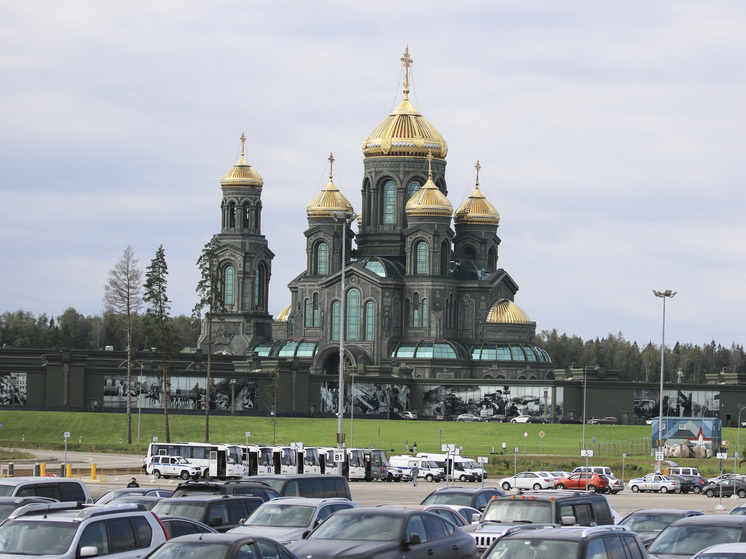 Главная военная прокуратура сообщила, что деньги, выделенные на военно-патриотический парк "Патриот" в Одинцовском городском округе, были потрачены на строительство объектов на даче сына бывшего замминистра обороны Павла Попова