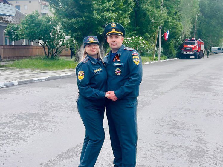 Историю любви двух спасателей поведали в херсонском МЧС в День семьи