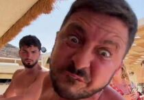 На самом деле это итальянский блогер Луиджи Писакане