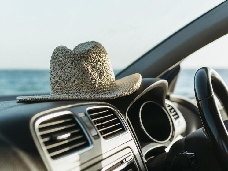 Сочинским водителям дали рекомендации, как пережить жару в дороге