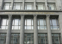 Полугодовая макроэкономическая статистика подтвердила тревожные ожидания специалистов: дефицит федерального бюджета растет рекордными темпами