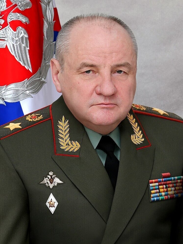 Бывшему замминистра обороны Павлу Попову, которого в августе прошлого года задержали по делу о хищении в парке «Патриот», добавили обвинение в служебном подлоге, превышении должностных полномочий и незаконном хранении оружия
