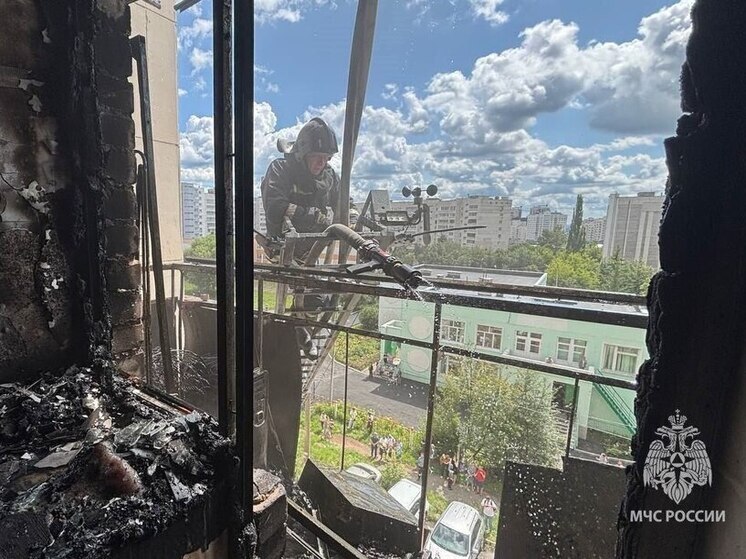 В Уфе потушили крупный пожар на улице Кирова