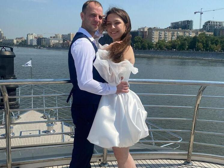 Несколько волгоградских пар поженились на свадебном фестивале в Москве