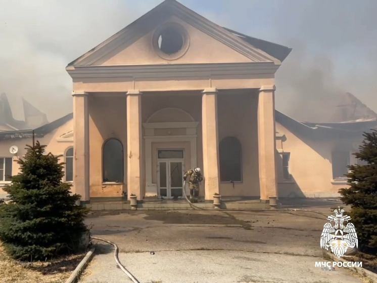  В Северной Осетии ликвидируют крупный пожар