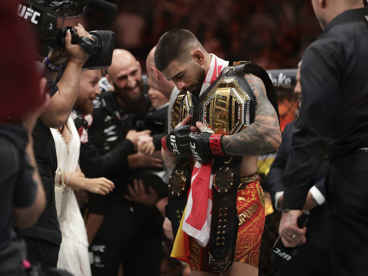 Топурия недавно стал новым чемпионом легкого дивизиона UFC