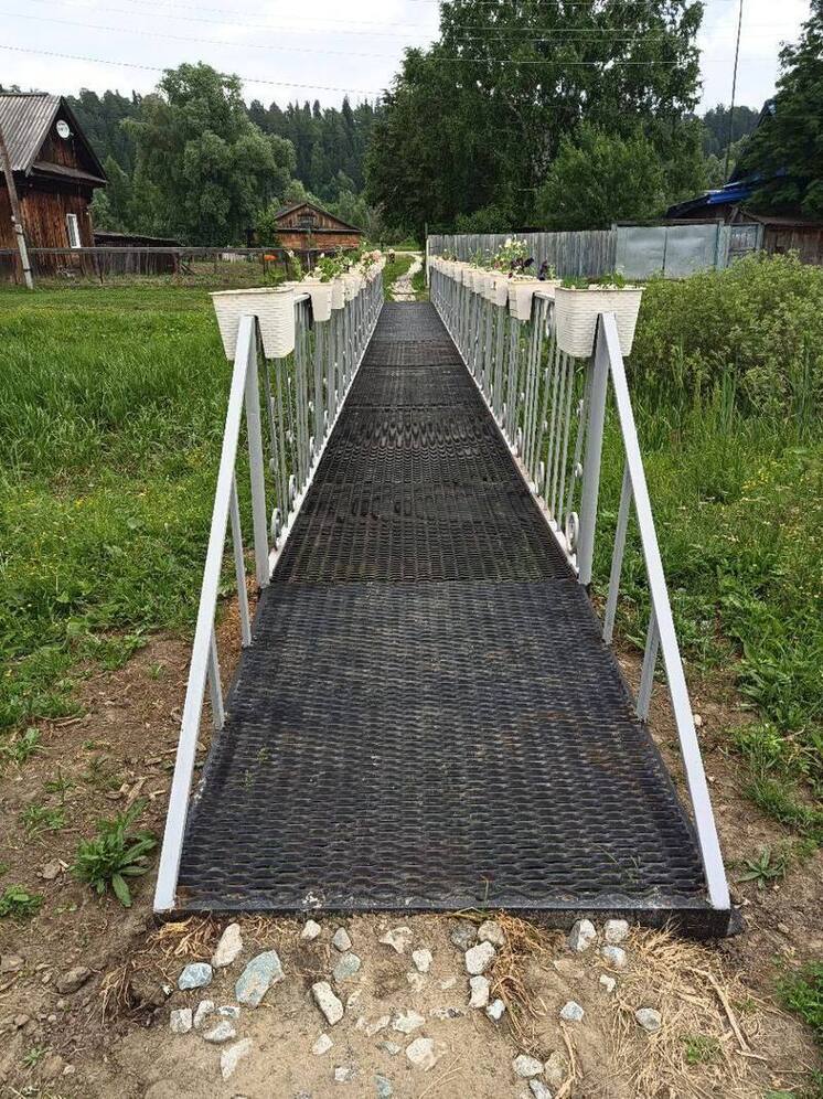 В Тобольском районе появился новый «Мост влюблённых»