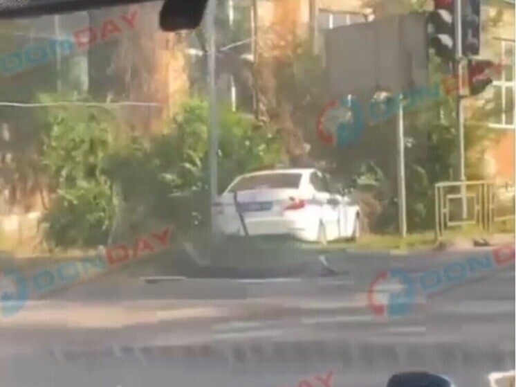 В Батайске случилось ДТП с участием полицейской машины