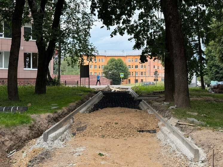 Мэр города проверил ход работ в сквере Памяти воинов-интернационалистов