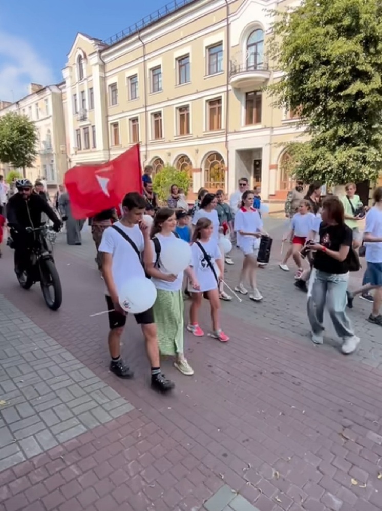 В Орле в параде семей участие приняли свыше 150 человек