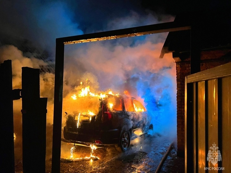 Во Всходах Угранского района сгорел дом вместе с автомобилем