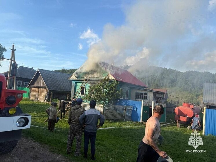 В Башкирии сын вынес отца из горящего дома, но он погиб
