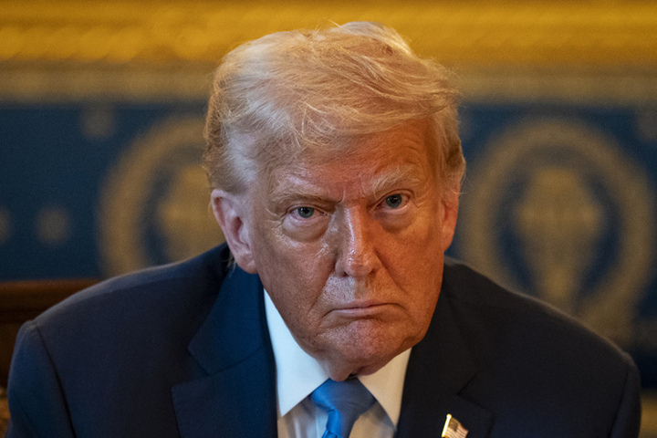 В ФРГ связали смену риторики Трампа по Украине с угрозой экономическим интересам США